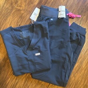 Figs Charcoal Scrub Set